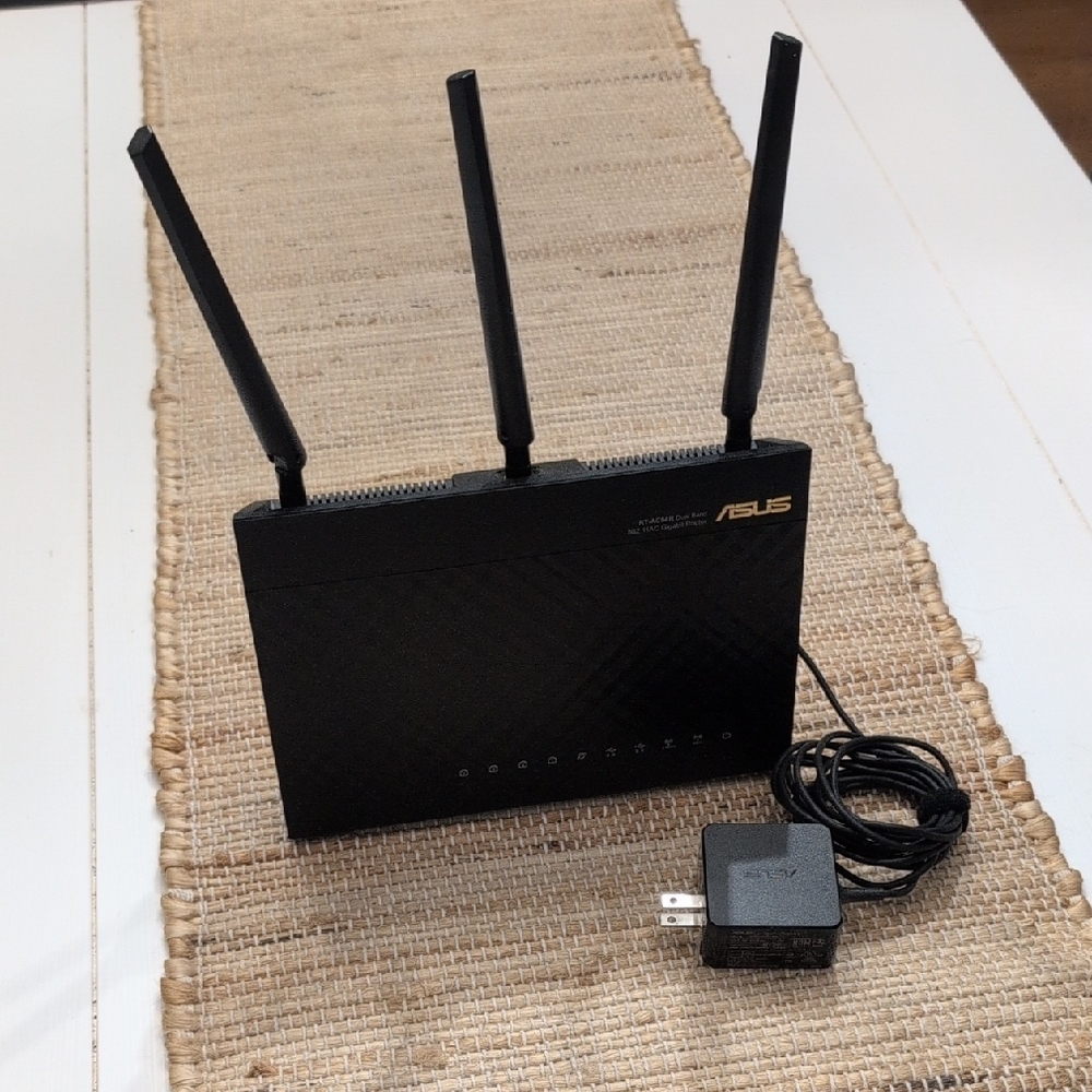 ASUS Black Wireless Router - Picture 2 of 7
